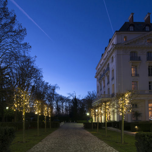 32. Trianon Palace Versailles, A Waldorf Astoria Hotel - Evening lights